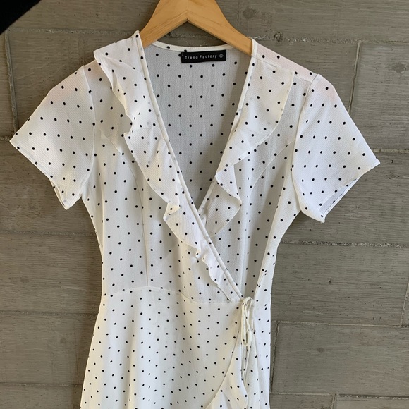 White polka dot wrap dress NEW - Picture 4 of 4